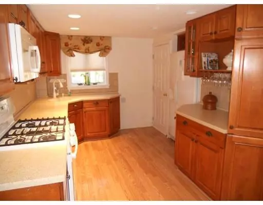 Hanson, MA 02341,318 South St