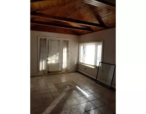 Fall River, MA 02723,119 Barre St