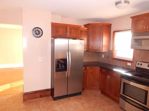 Somerset, MA 02726,599 Main St