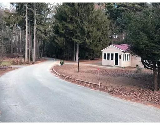 Sturbridge, MA 01566,28 Long Avenue