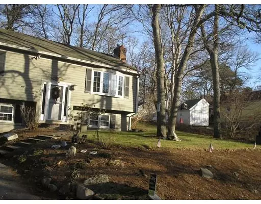 8 Brentway Dr, Yarmouth, MA 02664