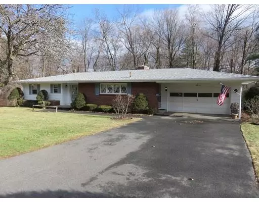 6 Robert Dr, Holyoke, MA 01040