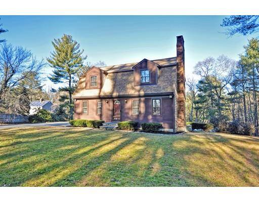 66 Winnetuxet Rd, Plympton, MA 02367