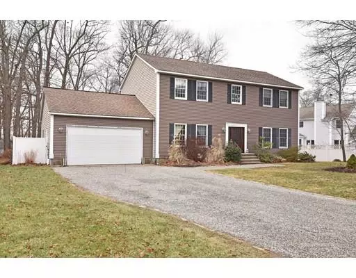 Warren, RI 02885,6 Strawberry Ln