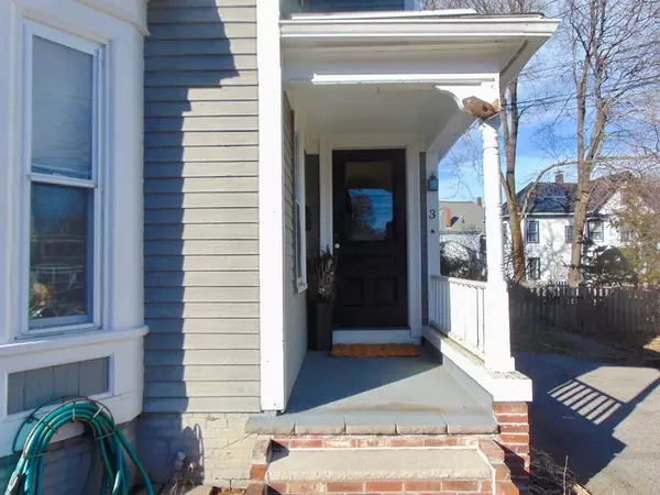 Amesbury, MA 01913,3 Harrison Ave #3