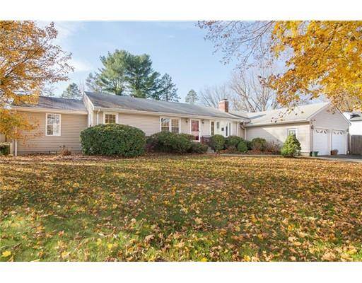 35 Arrowhead Rd, Seekonk, MA 02771