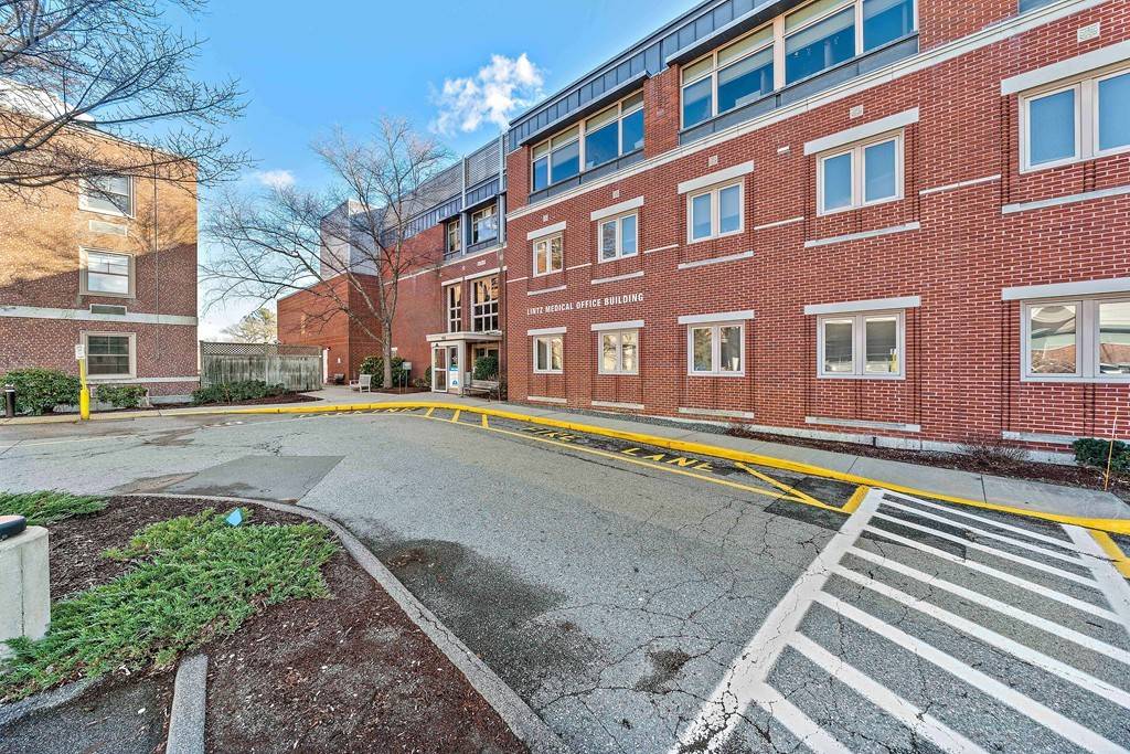 Milton, MA 02186,100 Highland Street #126
