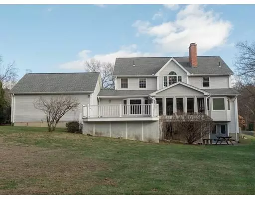 Westfield, MA 01085,19 Raymond Cir