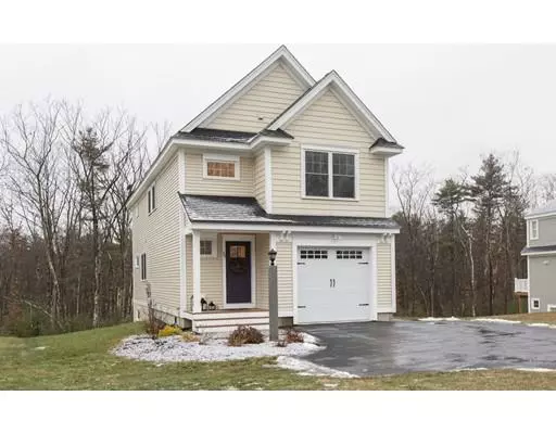 32 Calla Drive, Londonderry, NH 03053