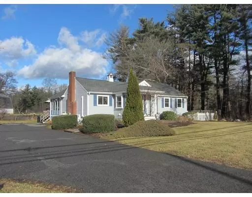 Hanson, MA 02341,884 Whitman St