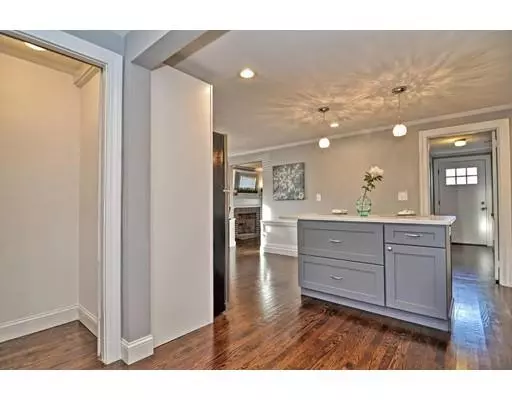 Dedham, MA 02026,20 River St