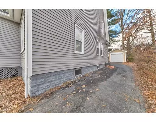 Springfield, MA 01109,174 Westford Cir