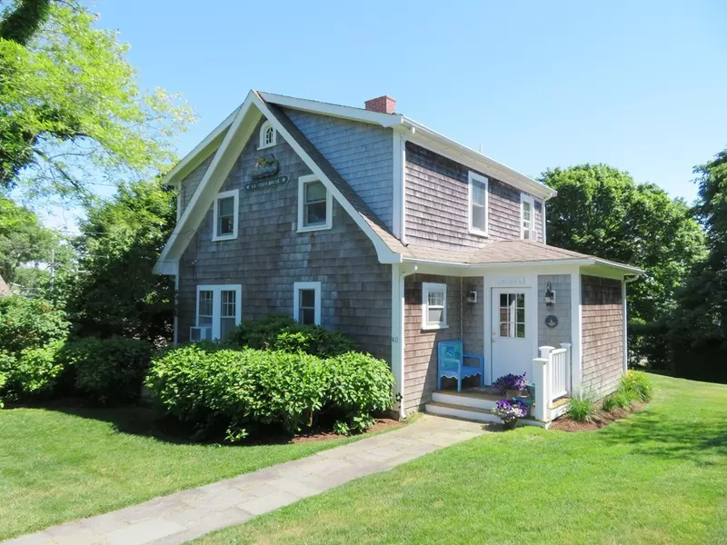 411 Main St, Chatham, MA 02633