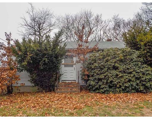 11 Sundance St, Warwick, RI 02886