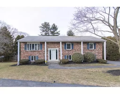 17 Renee Dr, Wakefield, MA 01880