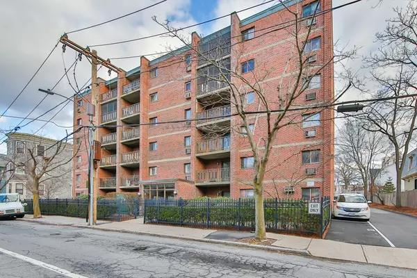 12-16 Ellery St #201, Cambridge, MA 02138