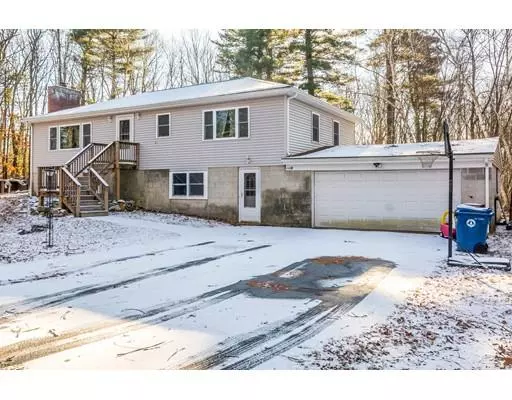 40 Chestnut Rd, Tyngsborough, MA 01879