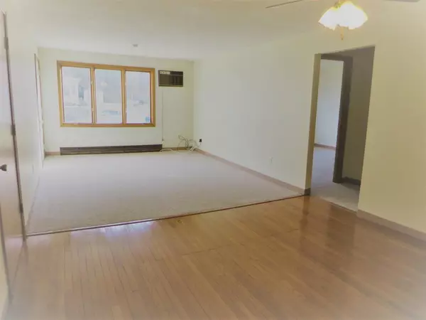 Palmer, MA 01069,3126 Main St #3126