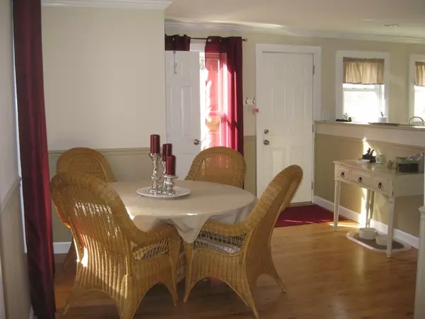 Northbridge, MA 01588,9 Pine St #9