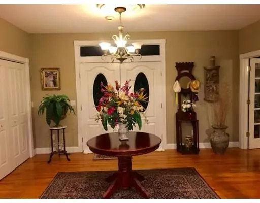 Acushnet, MA 02743,29 Pondview Rd