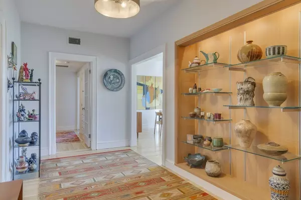 Brookline, MA 02446,79 Harvard Avenue #2