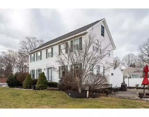 3 Bonnie Brier Cir, Hingham, MA 02043