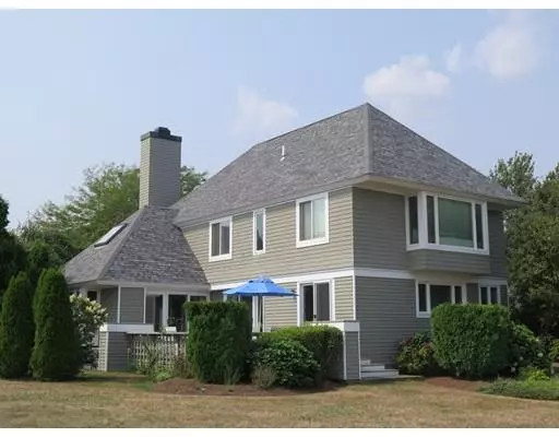 44 North Shore Dr, Dartmouth, MA 02748