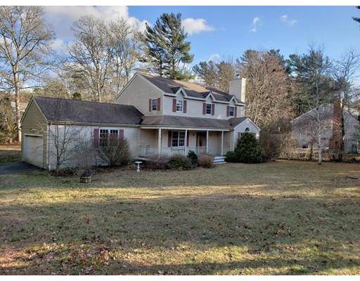 27 Harwood Dr, Bourne, MA 02559