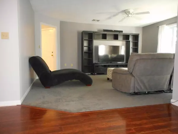 Danvers, MA 01923,20 Abington Road #20