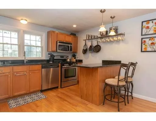 Ipswich, MA 01938,18 Birch Ln