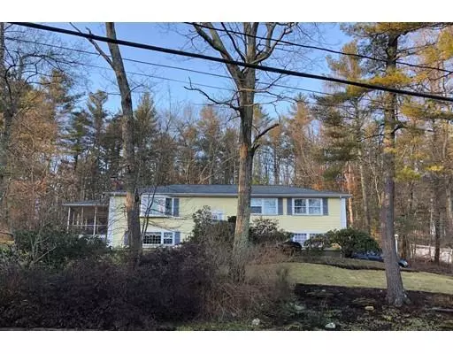 Medfield, MA 02052,30 Indian Hill Road