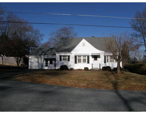 13 Oakwood Ave, Dudley, MA 01571