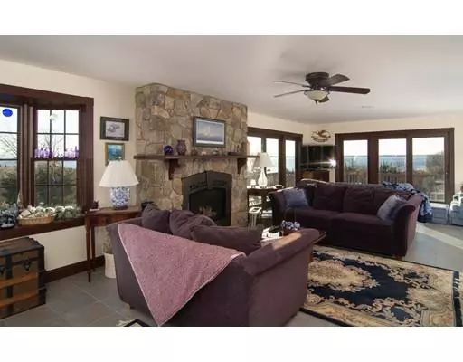 Fairhaven, MA 02719,1 Smugglers Rd