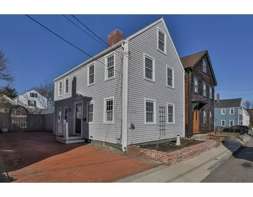 Newburyport, MA 01950,16 Salem Street