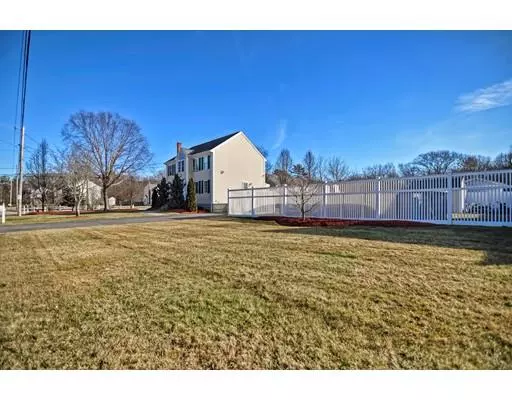 Taunton, MA 02780,43 Mcintosh Drive