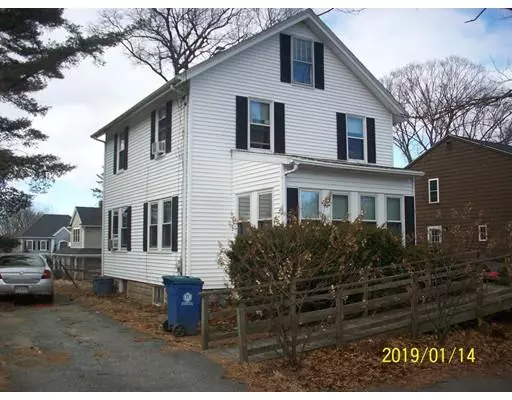 12 Houston St, Wakefield, MA 01880