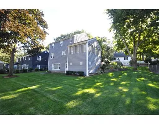 Arlington, MA 02474,91 Woodside Ln