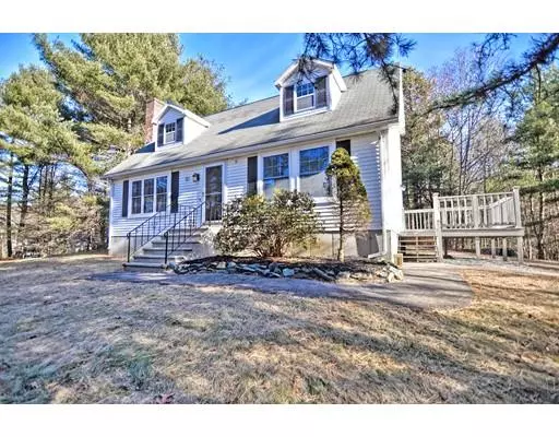 81 Woodland Rd, Uxbridge, MA 01569