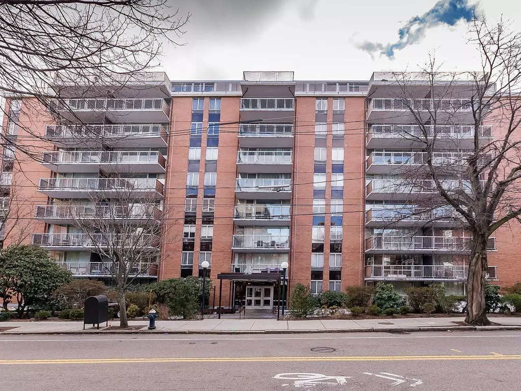 Brookline, MA 02446,45 Longwood Avenue #702
