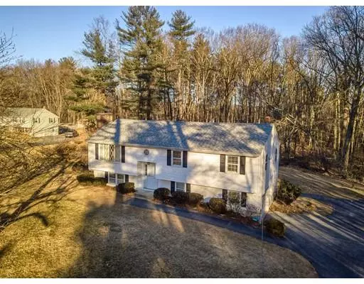 25 Winterhill Dr, Dracut, MA 01826