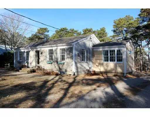 160 Kingsbury Beach Rd, Eastham, MA 02642