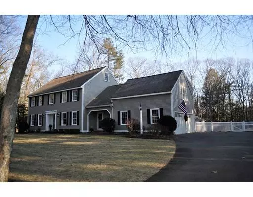 15 Gunnison Rd, Boxford, MA 01921