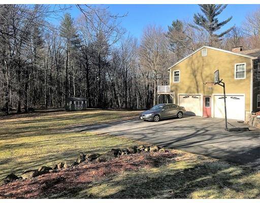 Charlton, MA 01507,33 Gale Road