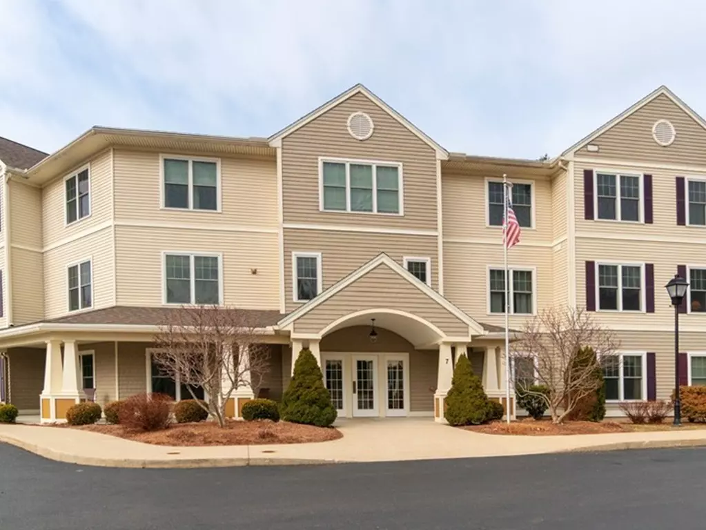 Sturbridge, MA 01566,7 Crescent Way #216