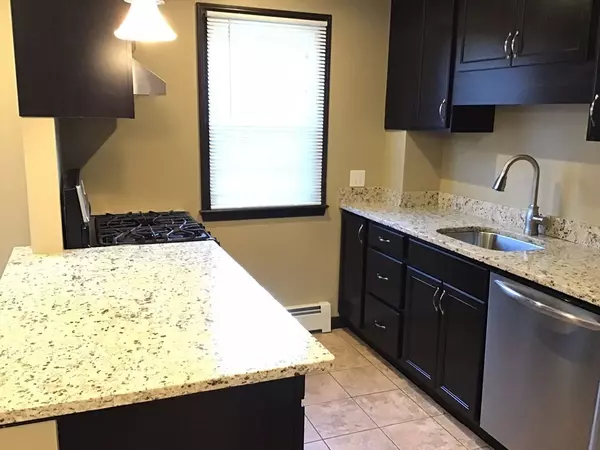 Bridgewater, MA 02324,19 Willow Ridge Dr #19