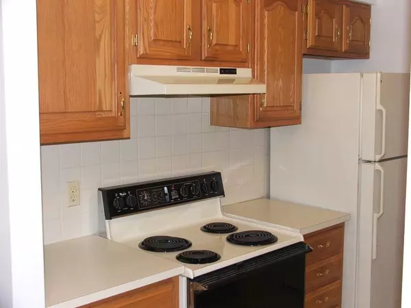 Weymouth, MA 02190,70 Webster #211