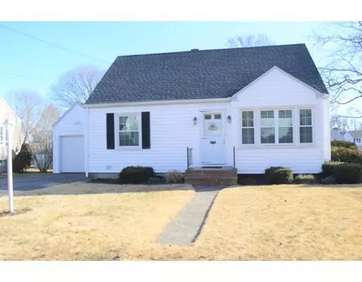 92 Lewis Ave, Somerset, MA 02726