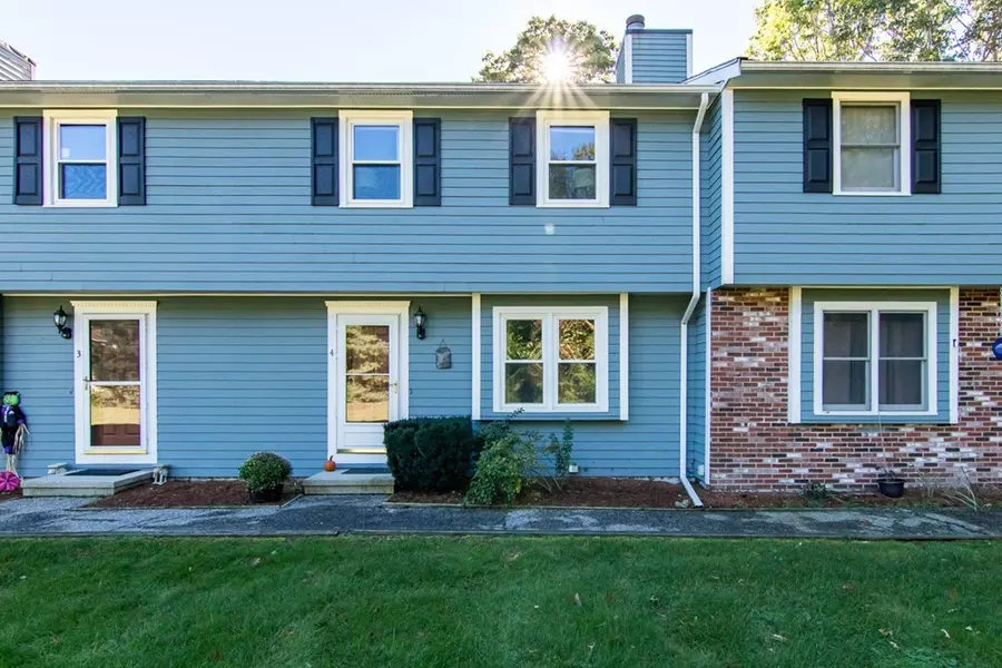 11 Robin Circle #4, Norton, MA 02766