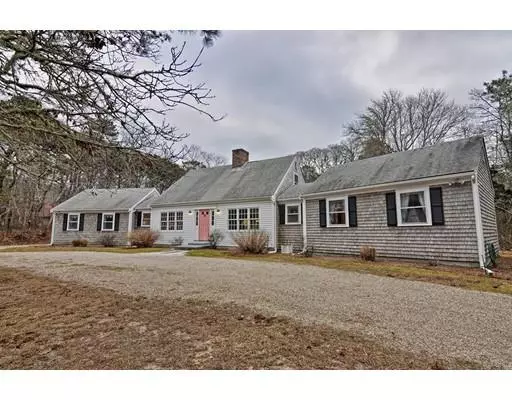 Orleans, MA 02653,3 Pershing Ln