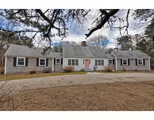 3 Pershing Ln, Orleans, MA 02653